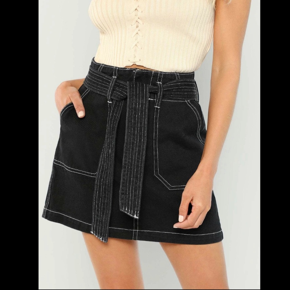 Forever 21 Contrast Stitch Black Belt Denim Cargo Skirt